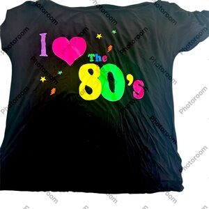 Soft off the shoulders I love the 80s oversized T-shirt
